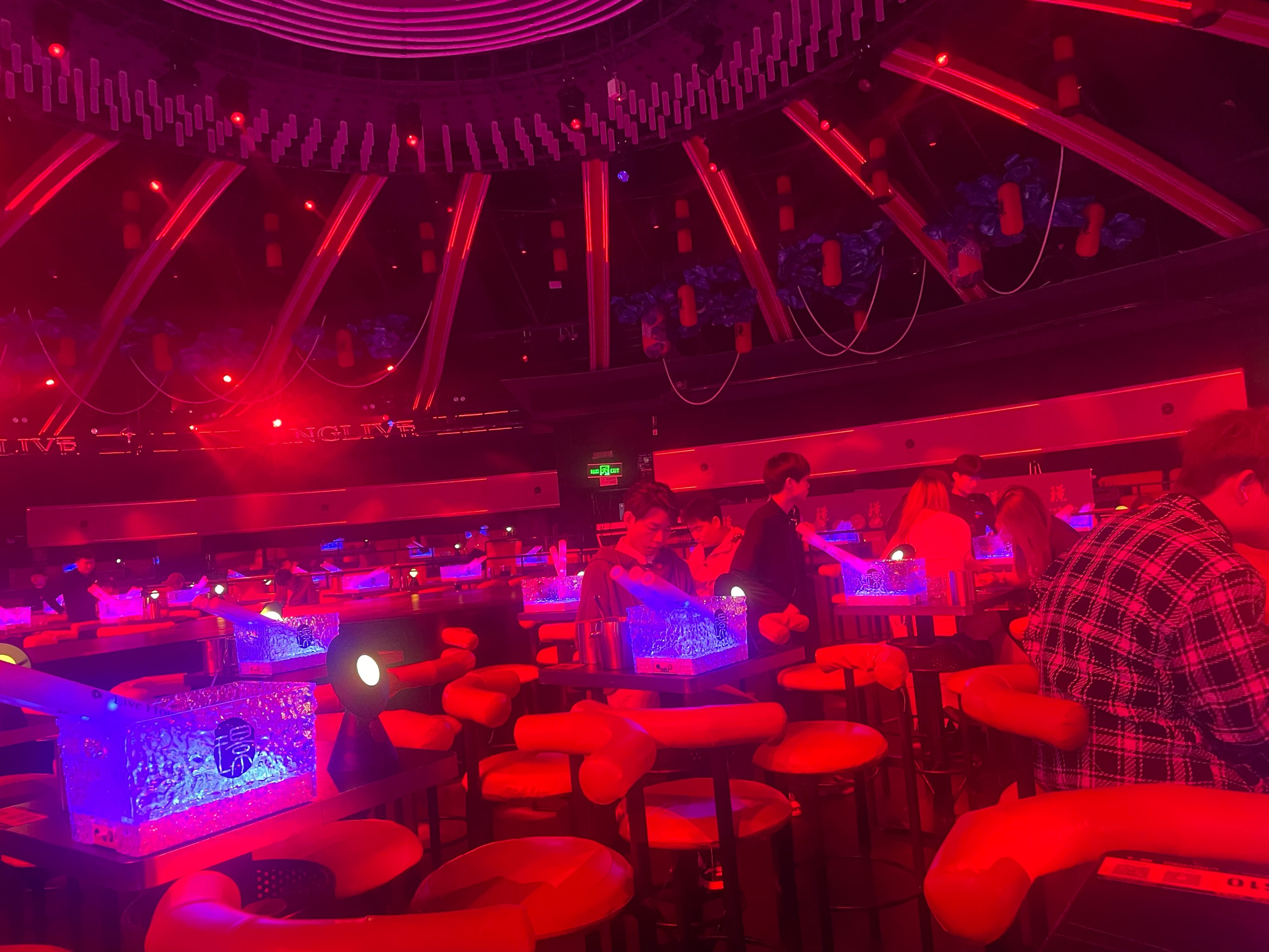 泉州商务ktv低端场调查-南安市ktv预订